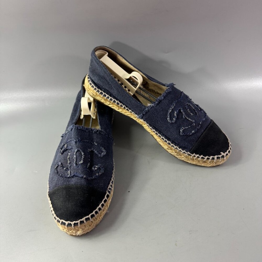 Authentic Vintage CHANEL Denim Blue Black Cap Toe CC LOGO Espadrilles Flat, 40